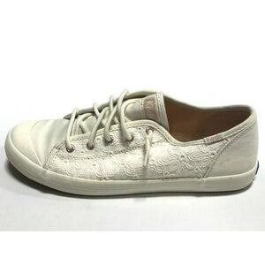Keds Big Kids’ White Eyelet Sneakers, Girls’ Size 5 M.